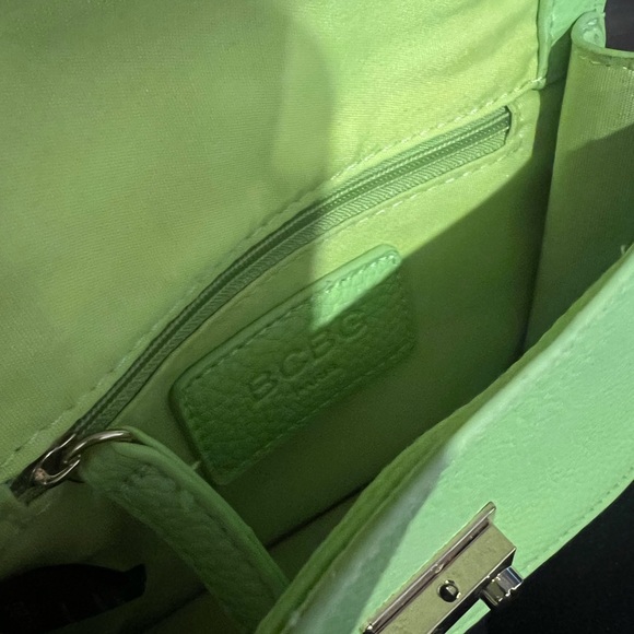 BCBG lime green gold chain purse crossbody or shoulder NEW handbag - Picture 5 of 10